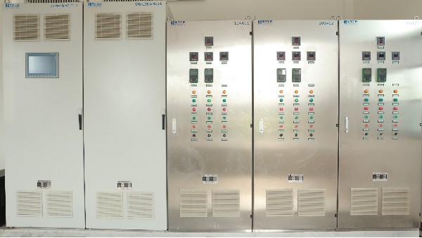 華東工控-PLC 自控柜PLC自控系統集成經驗+10多年