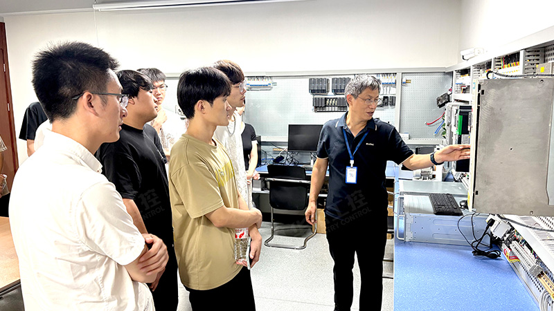 經(jīng)貿(mào)學(xué)院02